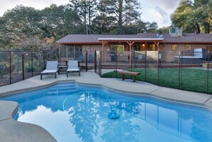 Pool - Pool, Hot Tub, Privacy, Newly Remodeled, Centrally Located! (Mariposa)
