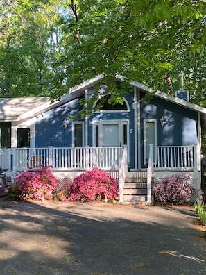 Exterior - Rhapsody in Blue Beach Cottage in Ocean Pines OC MD w/ Beach Club Parking Pass (Ocean Pines)