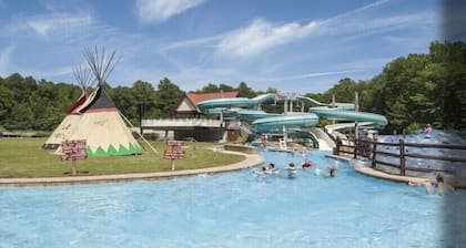 Rhapsody in Blue Beach Cottage in Ocean Pines OC MD w/ Beach Club Parking Pass