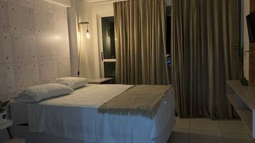 1 bedroom, desk, free WiFi, bed sheets
