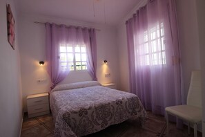 1 soveværelse, strygejern/strygebræt, sengetøj