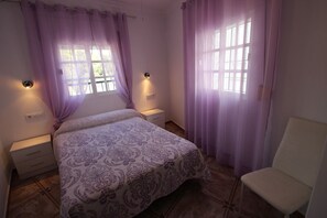 1 camera, ferro/asse da stiro, lenzuola