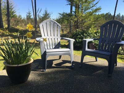 Country Blue is close to forest trails and beach