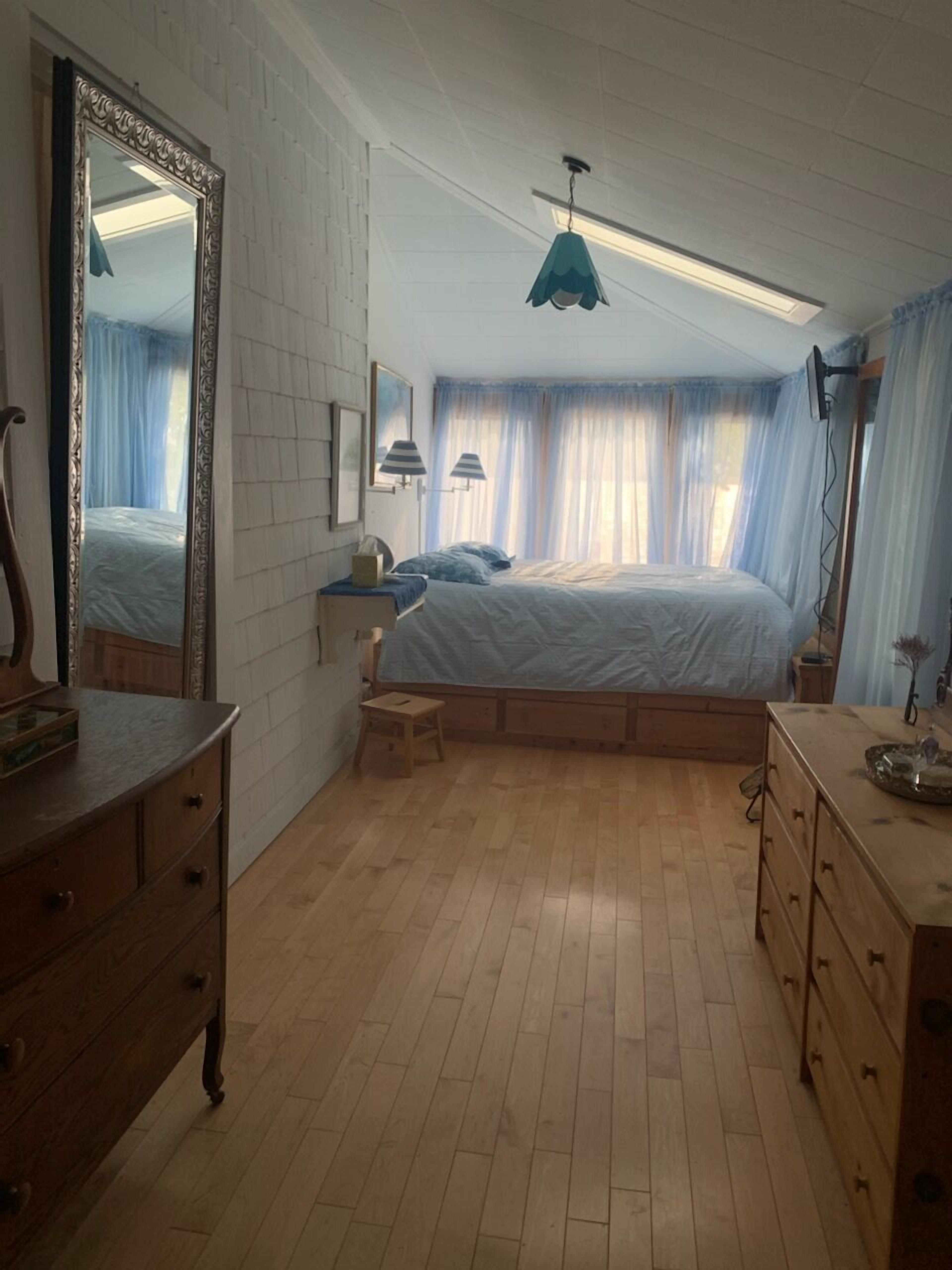 3 quartos, ferros/tábuas de passar roupa, Wi-Fi, roupa de cama