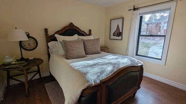 3 bedrooms, iron/ironing board, travel cot, free WiFi