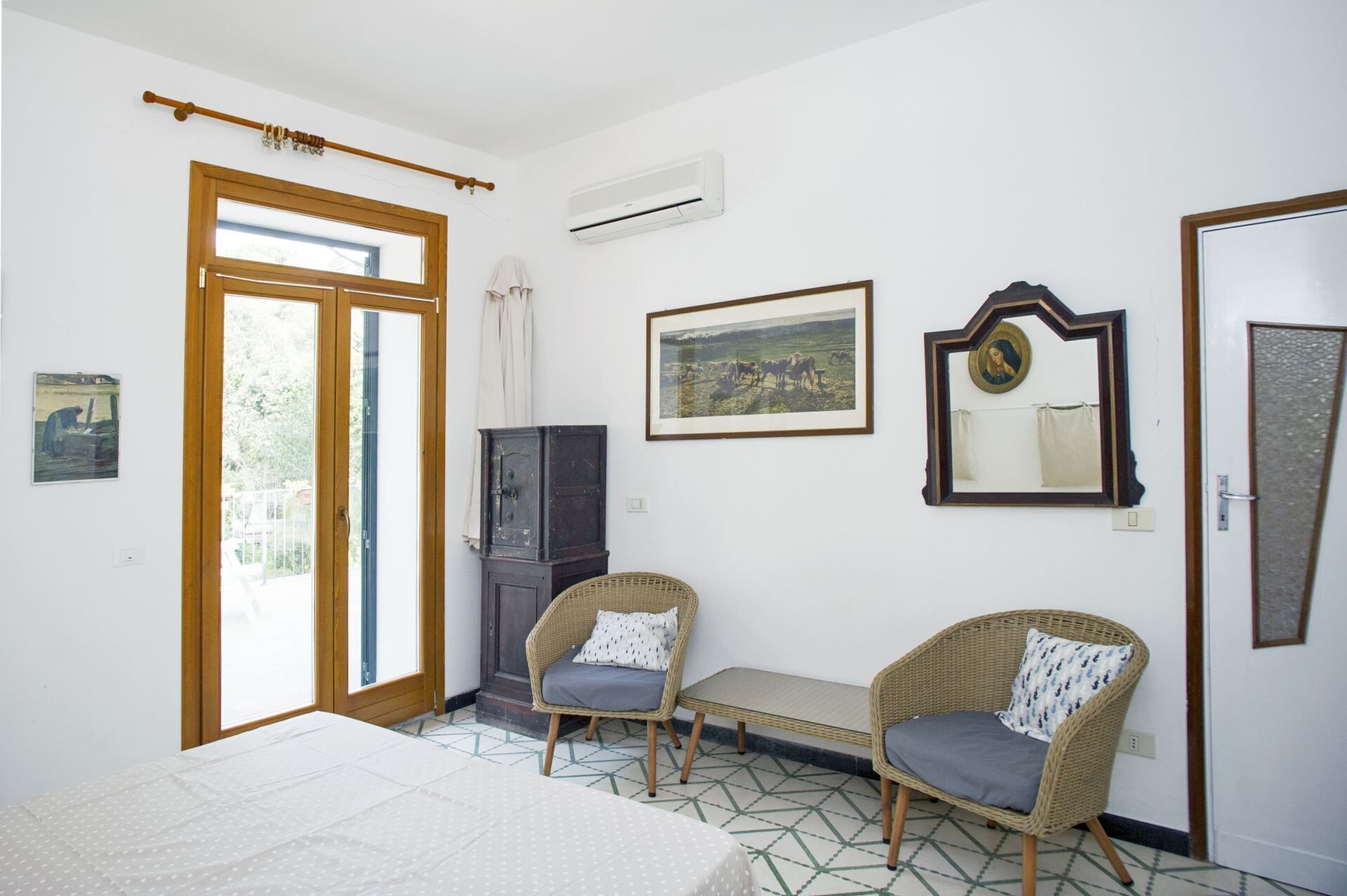 3 camere