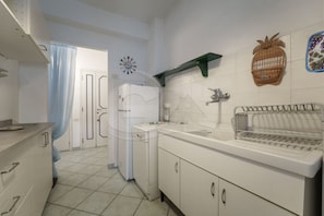 Fridge, oven, dishwasher