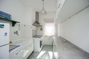 Kühlschrank, Ofen, Geschirrspüler