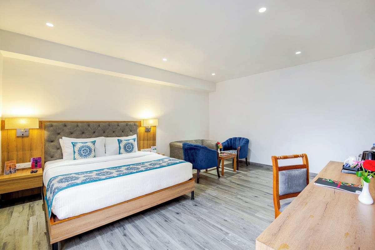 Junior Suite | Egyptian cotton sheets, premium bedding, minibar, in-room safe