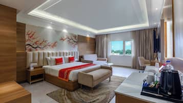 Junior Suite | Egyptian cotton sheets, premium bedding, minibar, in-room safe