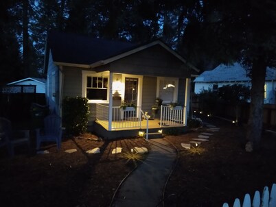 No Cleaning Fee! Whole House and Yard! Short Walk to Downtown and Fairgrounds!