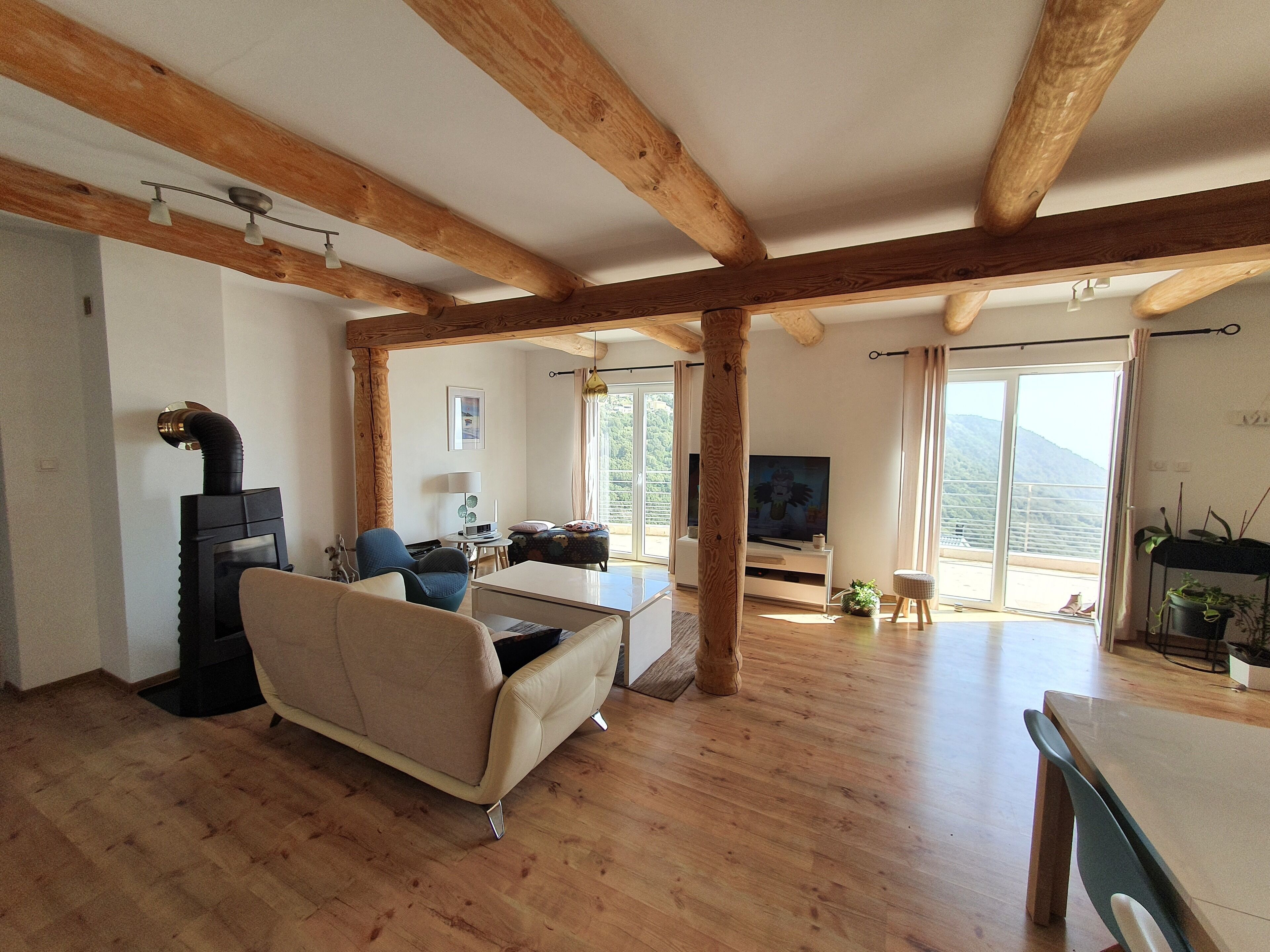 Smart TV, offices, computer monitors, printers