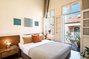 Studio with Balcony | Décor unique, ameublement unique, système d’insonorisation
