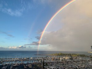 Marina - Oceanfront Waikiki/Ilikai Condo with stunning ocean views and free parking   (honolulu)
