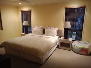 4 habitaciones, escritorio, tabla de planchar con plancha y wifi gratis
