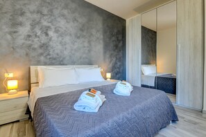 2 chambres, fer et planche à repasser, Wi-Fi gratuit, draps fournis