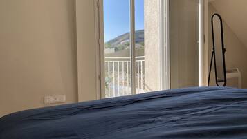 1 chambre, fer et planche à repasser, lit parapluie, Wi-Fi gratuit