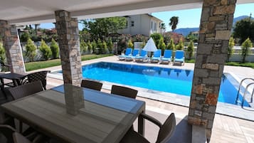 Outdoor pool, sun loungers