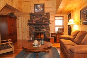 TV, DVD player - Silver Mountain #2 - Two story cabin in the Black Hills (Rapid City)