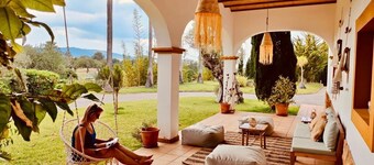 Spacious villa with pool and beautiful garden.