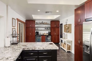 Interior - Private Luxury Big Bear Lodge. Hot Tub. Game Room (Big Bear)