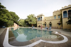 Alberca al aire libre 