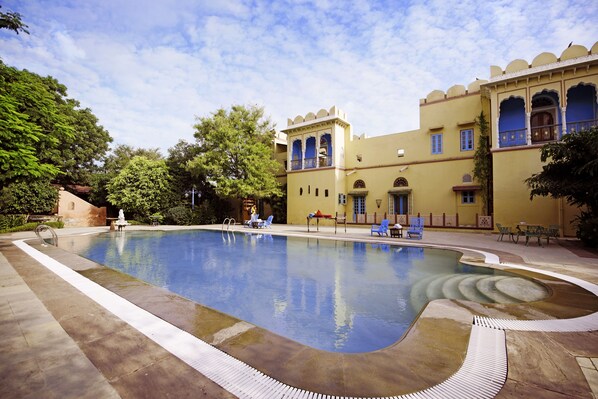 Alberca al aire libre 