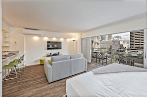 1 habitación, tabla de planchar con plancha, wifi gratis y ropa de cama