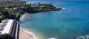 Kahana Sunset C7 2 Bedroom Condo by RedAwning