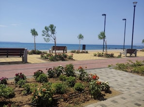 Apartment | Property grounds - 1 Bed Apartment - Sleeps 4 - Parking, Wifi (Nea Propontida)
