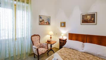3 bedrooms, in-room safe, iron/ironing board, free WiFi