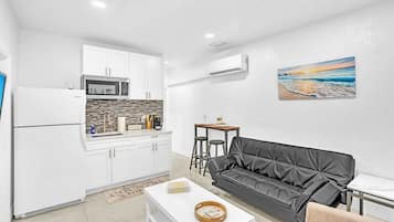 Televisio, suoratoistopalvelut, työhuone