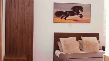 2 bedrooms, iron/ironing board, free WiFi, bed sheets