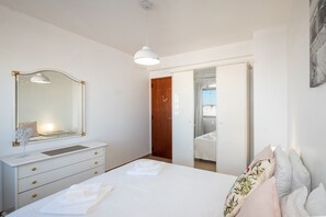 3 bedrooms, iron/ironing board, free WiFi