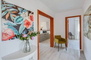 Interior - Spacious Modern Villa for 12 with Private Pool & Sea Views in Calas de Mallorca (Calas de Mallorca)