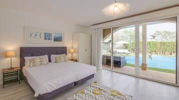 6 dormitorios, escritorio, tabla de planchar con plancha y cuna de viaje