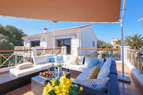 *NEW*Modern villa for 12 people + pool + air conditioning, fast WIFI, beach 5 min walk