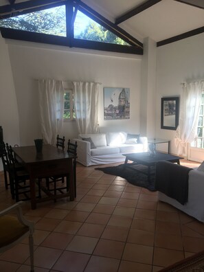 Télévision, espaces bureaux