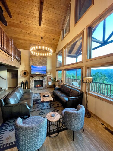 NEW CABIN! Mountain VIEWS, HUGE DECKS, Awesome Game Room And Fire Pit!!