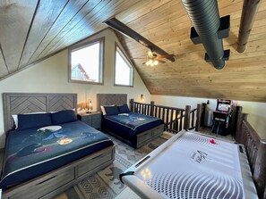 4 bedrooms, desk, iron/ironing board, free WiFi