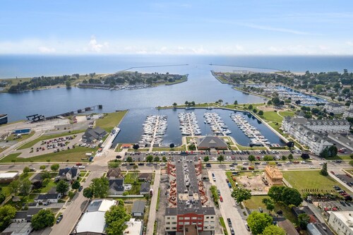 Luxurious Ludington Condo