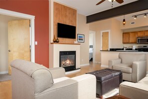 Smart TV, fireplace, DVD player