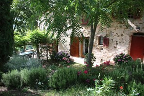 Exterior - Hilltop Apartment for two (Montegonzi)