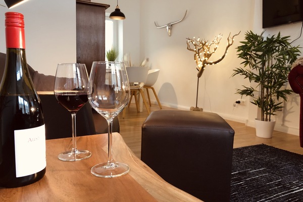 Blick vom Wohnzimmer in den Essbereich