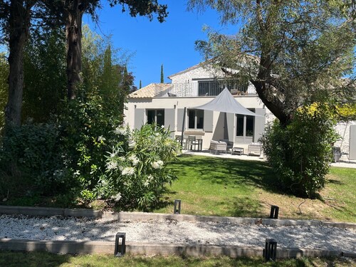 G îte dans un Mas Provencal avec piscine, 3km de l'Isle-sur-la-Sorgue - Balthazar