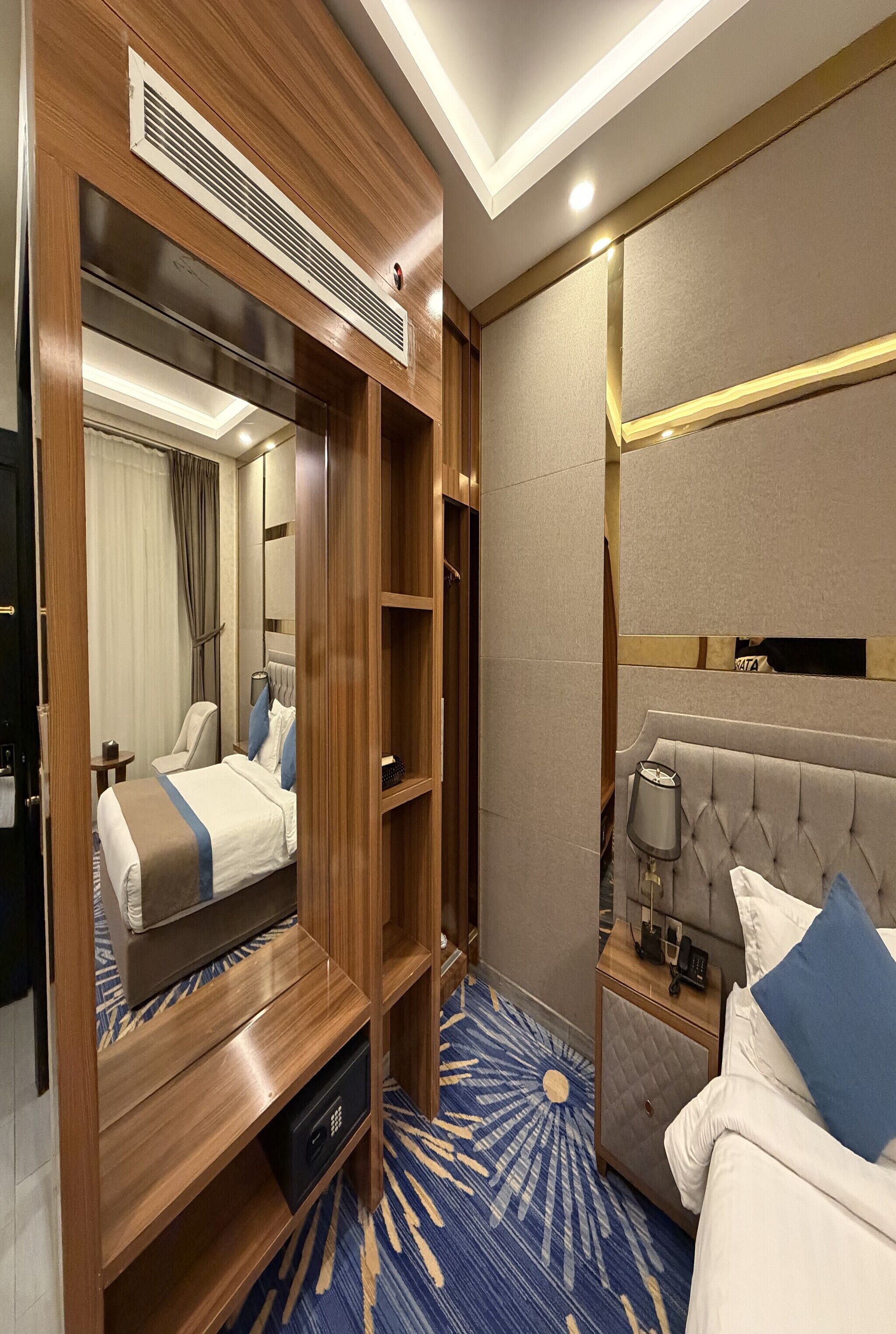 Kamar Superior, 1 Tempat Tidur King | Seprai antialergi, meja kerja, dan ruang kerja ramah laptop