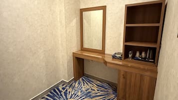 Tomannsrom – superior | Allergitestet sengetøy, skrivebord og skrivebord for bærbar PC