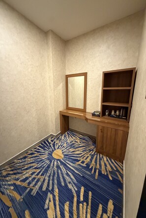 Superior Twin kamer | Hypoallergeen beddengoed, een bureau, een laptopwerkplek