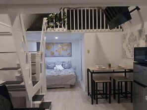 2 bedrooms, iron/ironing board, bed sheets