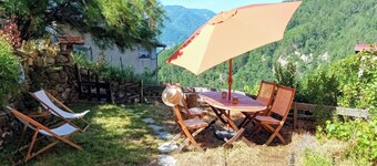 The Ubac your home with quiet garden perched in Théus